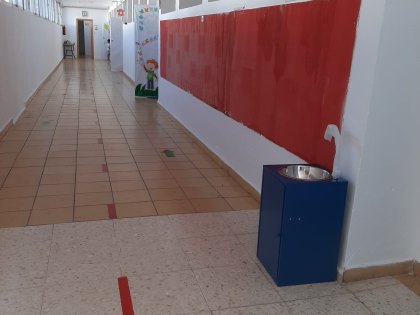 Lavamanos autónomo instalado en cliente
